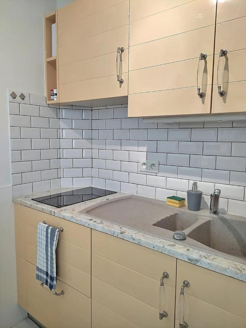 Le Travel - Appartement Equipe Proche Centre Et Yschools Troyes Zewnętrze zdjęcie